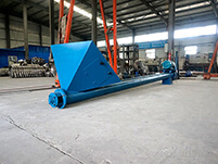 螺旋輸送機(jī)的輸送結(jié)構(gòu)為：螺旋機(jī)殼，螺旋軸，螺旋葉片，螺旋電機(jī)等多個(gè)部件的使用。